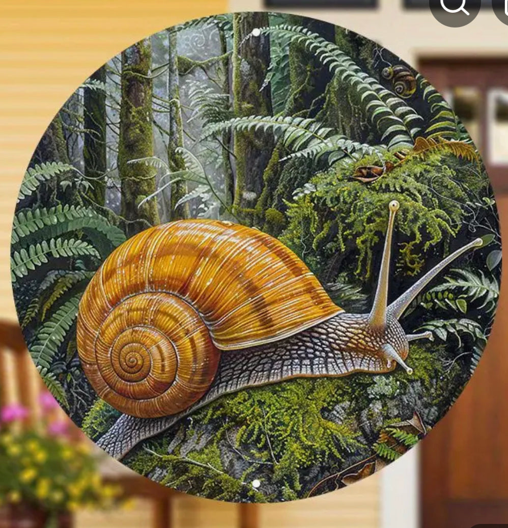 Декоративная круглая алюминиевая пластина модели Escargot на выбор.