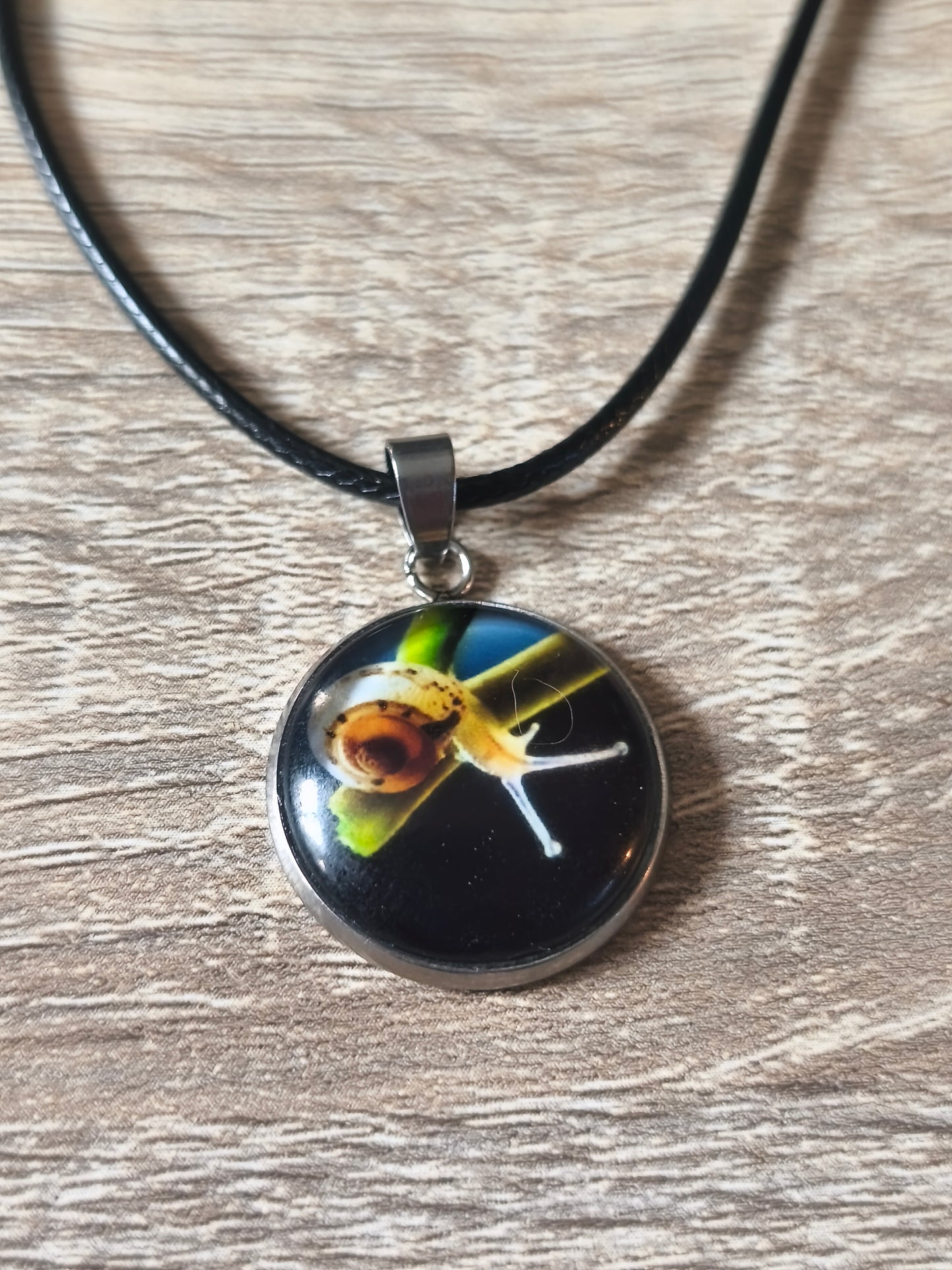 Pendentif motif escargot