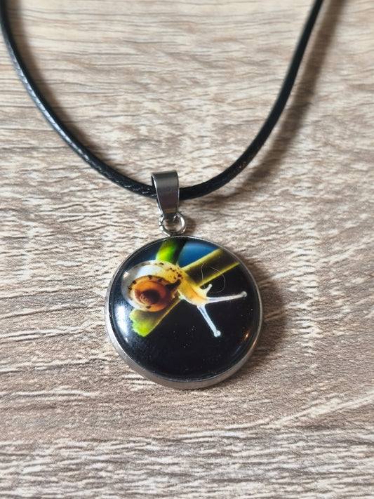 Pendentif motif escargot