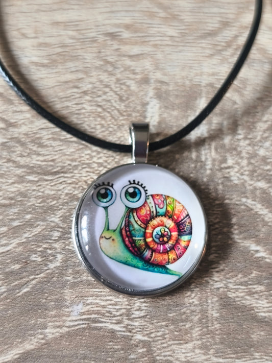 Pendentif motif escargot