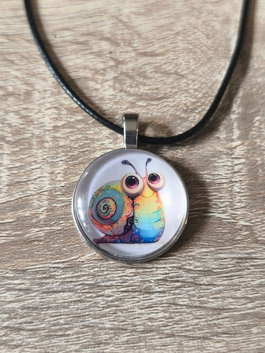 Collier motif escargot