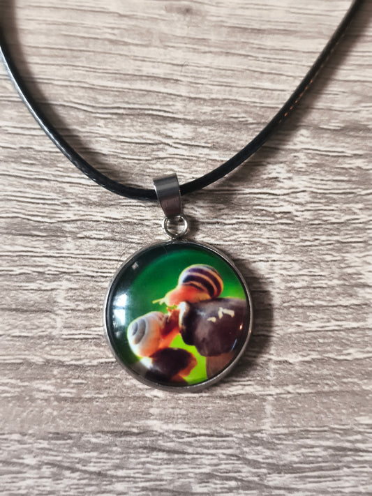 Pendentif motif escargot